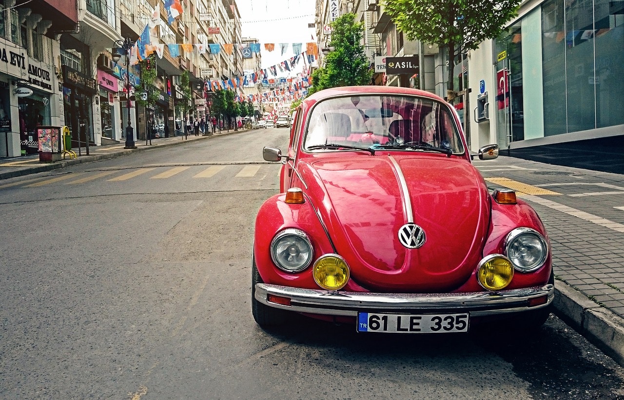 Car Clubs Organize Scenic Driving Tours