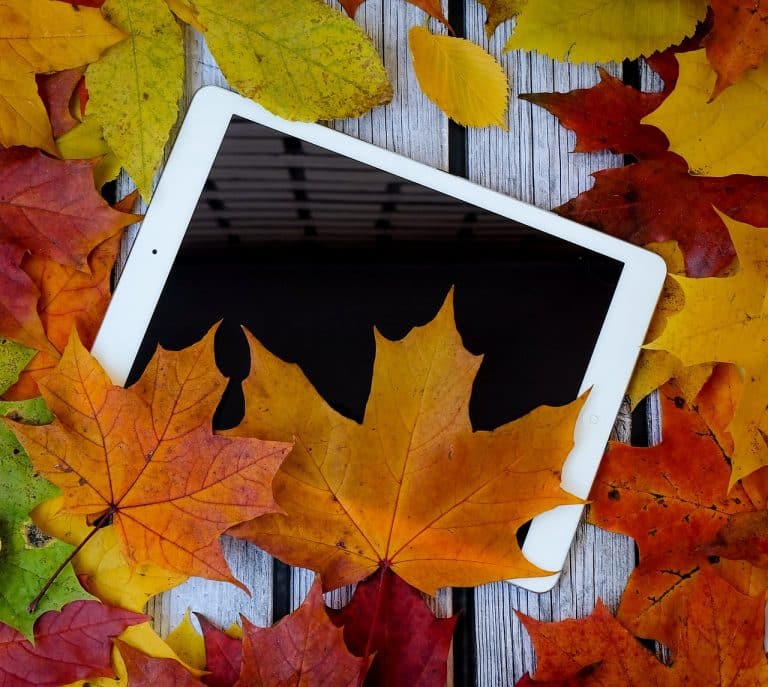 Air quality monitors alerting to pollution and allergens