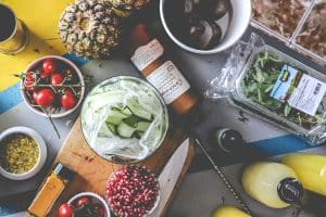 Kitchen scales guiding you through recipes
