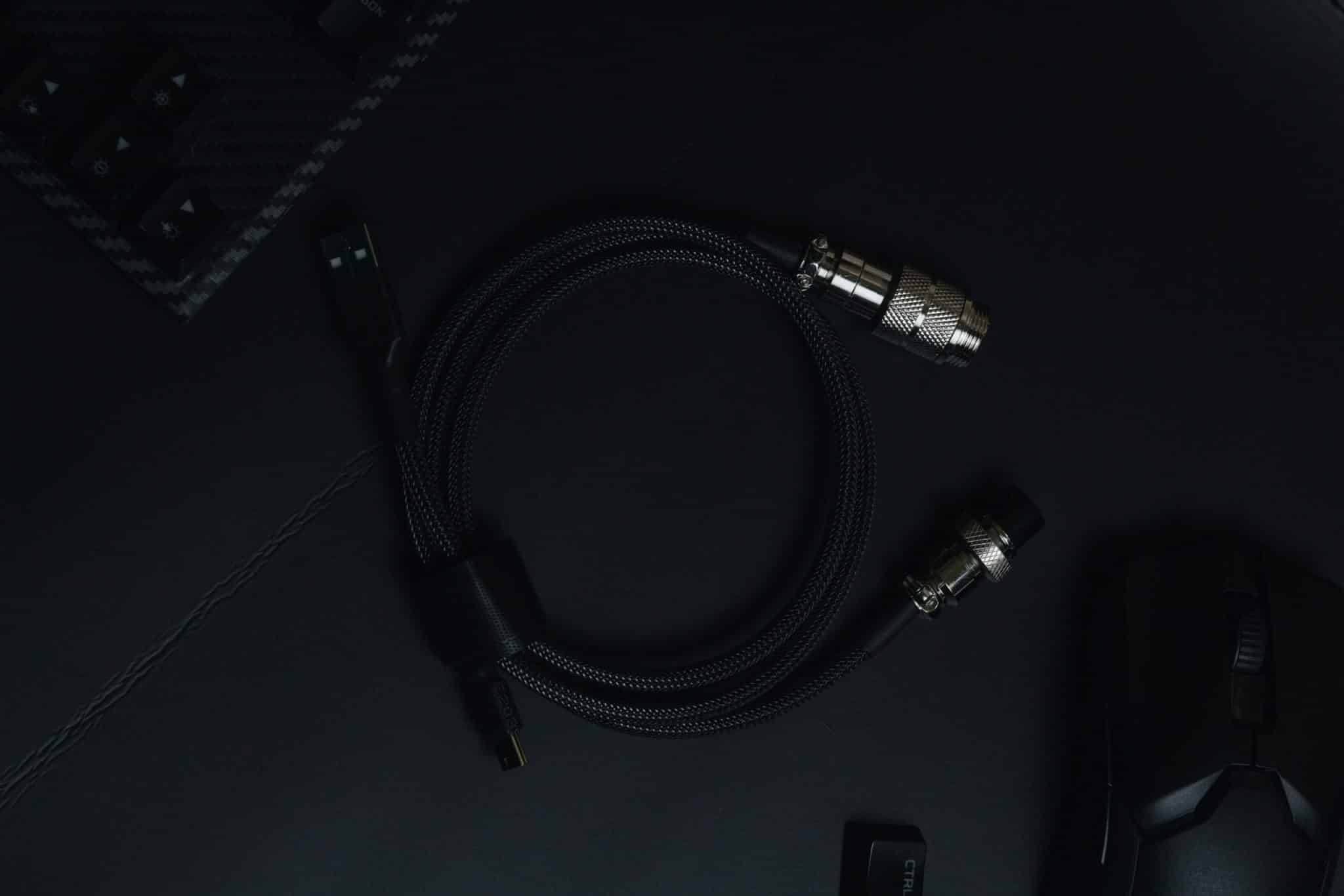 HDMI transmitters streaming content wirelessly