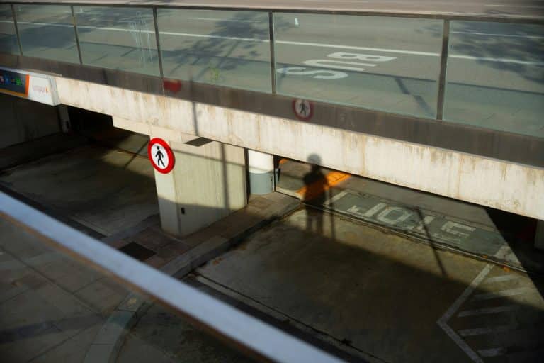 Luggage scales preventing overweight baggage fees